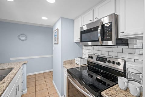 Sugar Beach 160 Pool View Apartment in Orange Beach