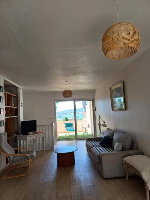 Résidence Les Marquises - maeva Home - Appartement climatisé vue mer 4 pièces 5 personnes - Prestige MAE-2143 Apartment in Sanary-sur-Mer