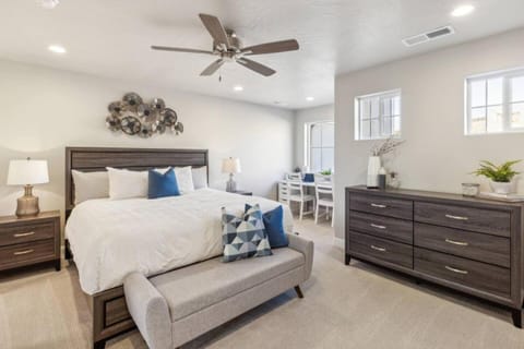 Bed, Bedroom