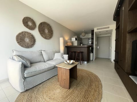 Résidence Les Terrasses du Large - maeva Home - Appartement vue mer panoramique 2 pièces 4 personnes - Prestige - super Home MAE-1073 Apartment in Sanary-sur-Mer