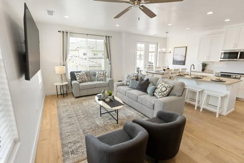 Living room, Family