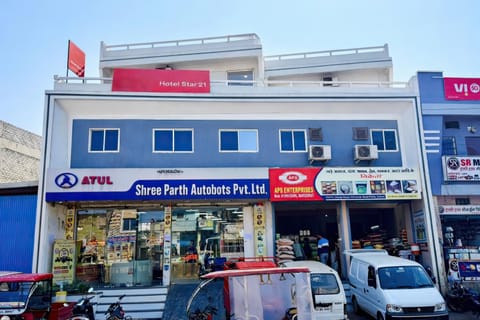 Property building, Day, Street view, Location, Parking