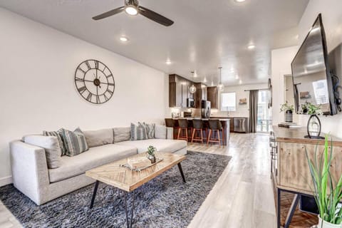 Communal lounge/ TV room, Family