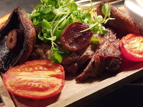 Food and drinks, Food