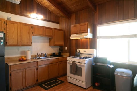 North Shore Retreat House in Mokuleia