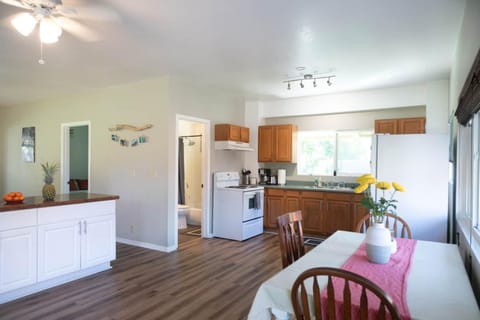 North Shore Bungalow House in Mokuleia