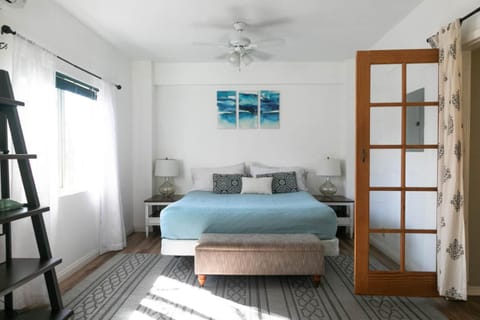 North Shore Bungalow House in Mokuleia