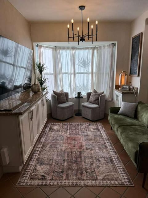 Trio Apartment in Biscayne Park