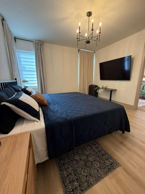 Trio Apartment in Biscayne Park