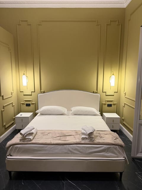 Bed, Photo of the whole room, Bedroom, towels, wardrobe