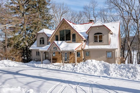 Alpine Dreaming by Railey Vacations House in McHenry