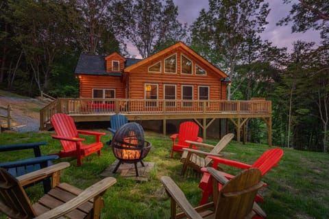 Property building, Patio, Balcony/Terrace, Evening entertainment