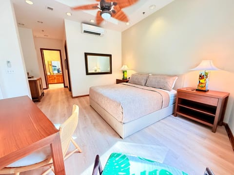 Bed, Bedroom, minibar