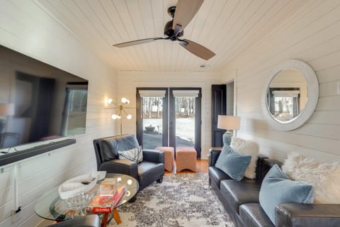 Dock and Serene Views, Lakefront Home in Chappells House in Lake Greenwood