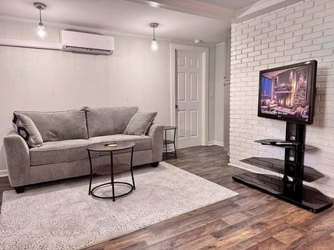 The White Brick Escape House in Port Royal