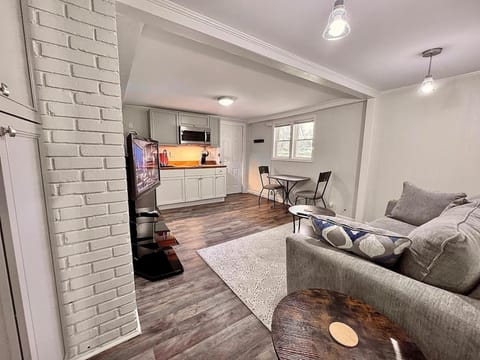 The White Brick Escape House in Port Royal