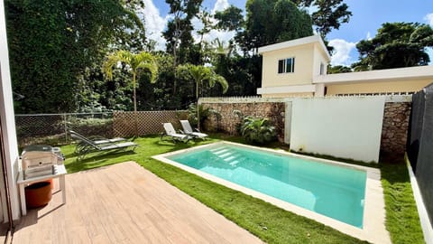 Balcony/Terrace, Swimming pool, internet, sunbed
