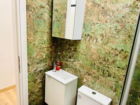 Brown balcony suite no 2 Piraeus Port Apartment in Pireas