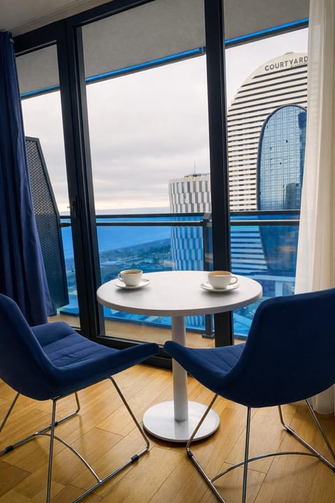 Seating area, Dining area, Sea view