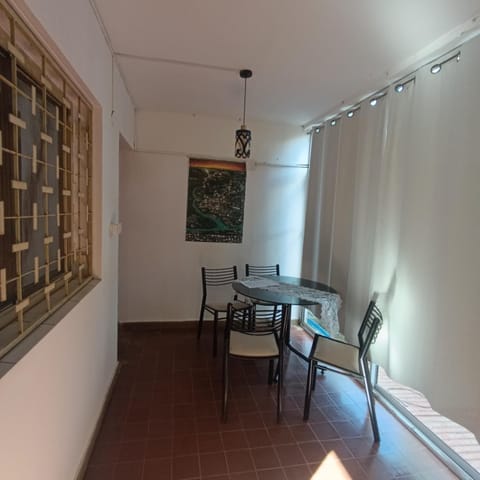 Bed, Living room, Photo of the whole room, Seating area, Dining area, Bedroom