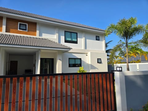 Property building, View (from property/room)