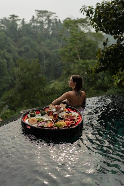 Pool view, Swimming pool, Breakfast