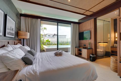 Bed, TV and multimedia, Bedroom