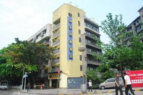 Facade/entrance, Bird's eye view