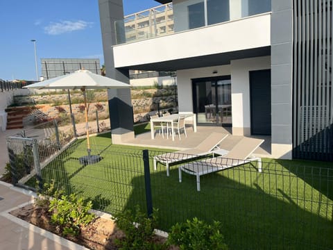 Property building, Garden, Balcony/Terrace, Garden view