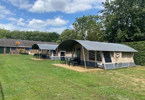 Property building, Facade/entrance, Off site