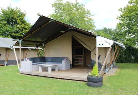 Property building, Facade/entrance, Off site