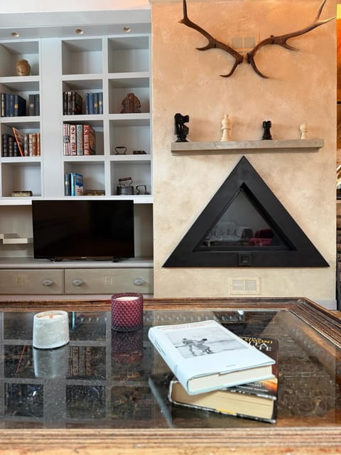 Living room, fireplace