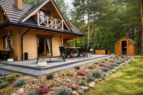 Property building, Patio, Spring, Day, Garden, Garden view