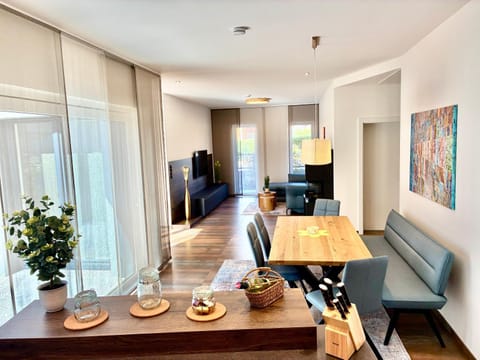 Living room, Dining area, kitchen