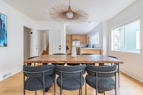 Quintessential Queen Anne charmer w 7Beds4Baths House in Queen Anne