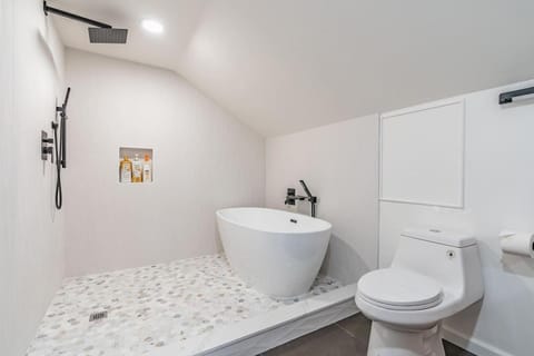 Quintessential Queen Anne charmer w 7Beds4Baths House in Queen Anne