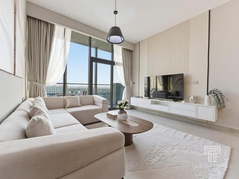 Communal lounge/ TV room, Living room, Seating area, Evening entertainment