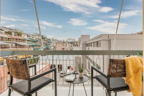 Peacefull Family APT W Sunny Balcony in Kallithea Apartment in Kallithea