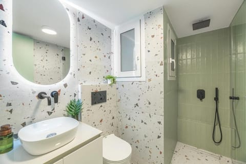 Peacefull Family APT W Sunny Balcony in Kallithea Apartment in Kallithea