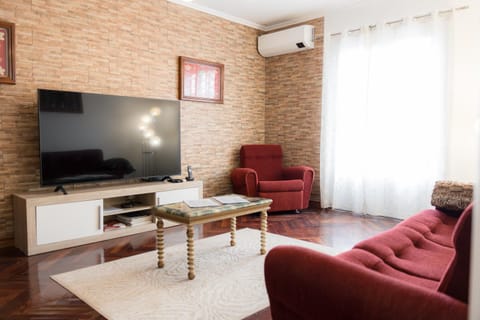 TV and multimedia, Living room, air conditioner