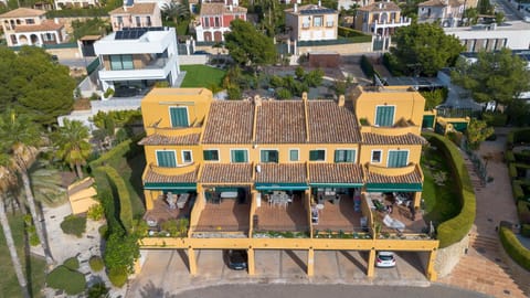 Property building, Neighbourhood, Bird's eye view, Location
