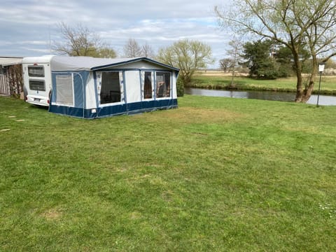 Property building, Spring, Day, Natural landscape, Garden, Garden view, River view