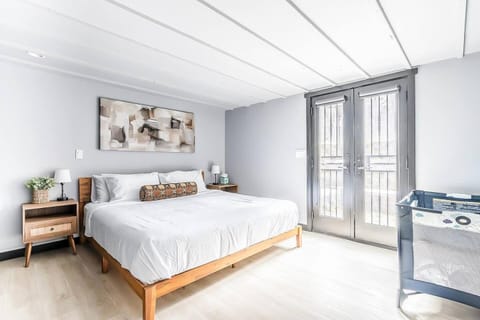 Spacious 9BR Ballard Craftsman perfect for groups House in Phinney Ridge