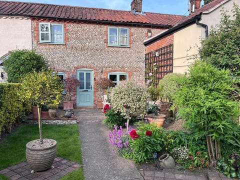 Property building, Day, Garden