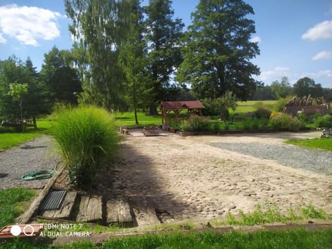 Neighbourhood, Natural landscape, Area and facilities