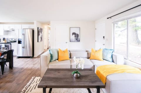 Beautiful Light-filled Farmhouse w swing & slide House in Bothell