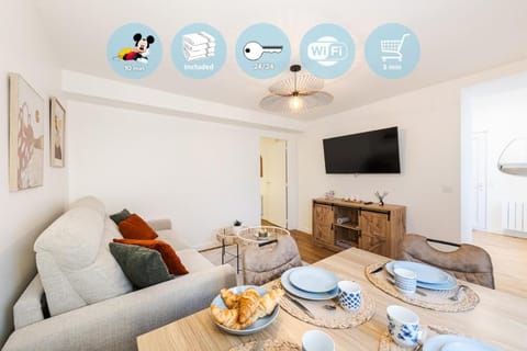 TV and multimedia, Living room, Dining area