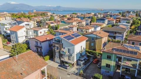 Lakeside & Station - Maison Elvian Apartment in Desenzano del Garda
