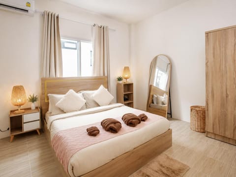 Bed, Photo of the whole room, Bedroom, towels, wardrobe