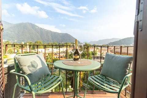 Apartment in the center of Cernobbio with parking Apartment in Cernobbio